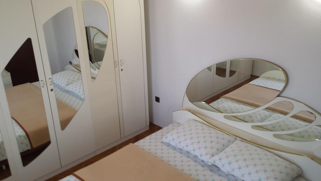 Apartment Golubica 2 Marina Pokoj fotografie